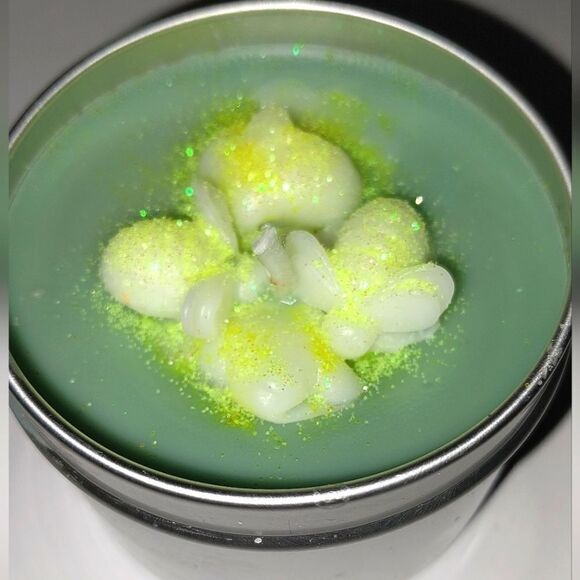 Hand crafted limited edition BumbleBee candle 2 oz - Picture 3 of 7